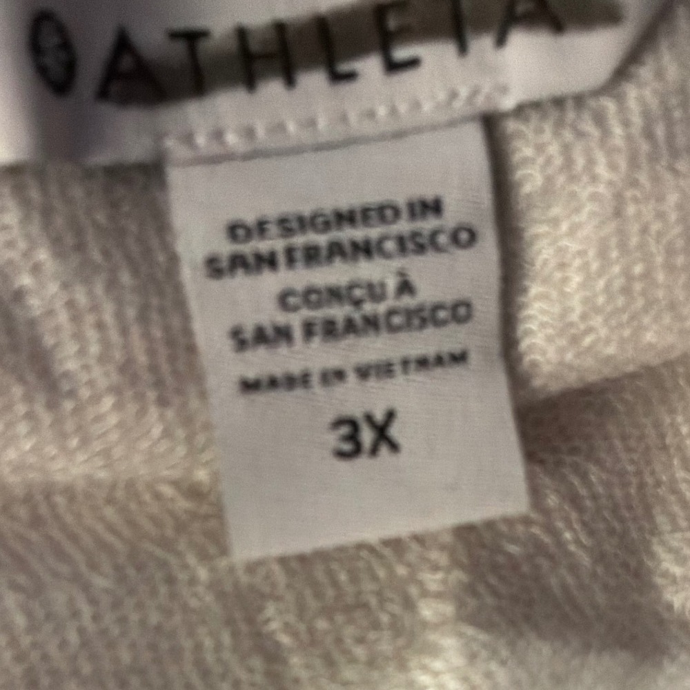 Athleta 3X Beige V Neck Long Sleeve Top Thumb Holes Soft Lightweight NWT - Picture 3 of 4